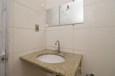 Casa para alugar com 30m², 1 quarto e sem vaga Casa para alugar com 30m², 1 quarto e sem vagaBanheiro