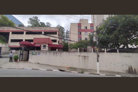 Apartamento para alugar com 32m², 2 quartos e 1 vaga Apartamento para alugar com 32m², 2 quartos e 1 vagaFachada