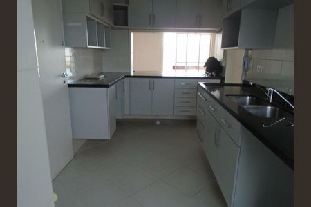 Apartamento para alugar com 3 quartos, 180m² em Alto de Pinheiros, São Paulo