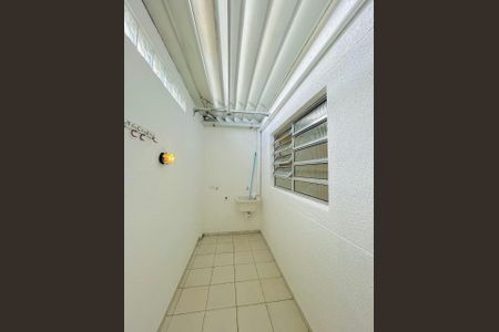 Casa à venda com 75m², 2 quartos e 2 vagasFoto 03