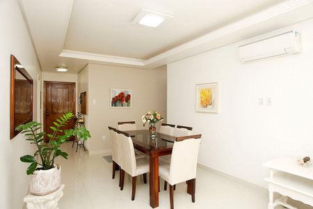 Sala de apartamento à venda com 2 quartos, 106m² em Menino Deus, Porto Alegre