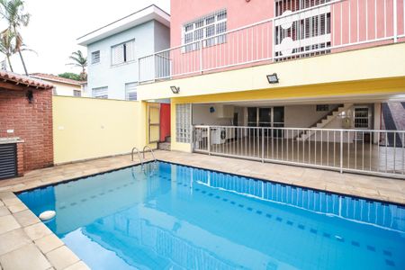 Casa à venda com 500m², 4 quartos e 4 vagas Casa à venda com 500m², 4 quartos e 4 vagasQuintal