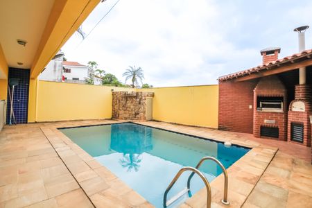 Casa à venda com 500m², 4 quartos e 4 vagas Casa à venda com 500m², 4 quartos e 4 vagasQuintal