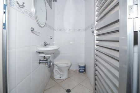 Casa à venda com 500m², 4 quartos e 4 vagas Casa à venda com 500m², 4 quartos e 4 vagasÁrea de Serviço