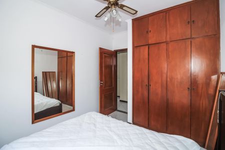 Casa à venda com 500m², 4 quartos e 4 vagas Casa à venda com 500m², 4 quartos e 4 vagasQuarto 2