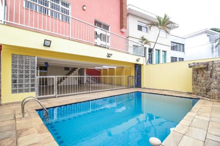 Casa à venda com 500m², 4 quartos e 4 vagas Casa à venda com 500m², 4 quartos e 4 vagasQuintal