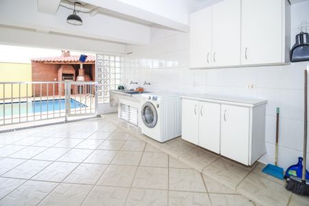 Casa à venda com 500m², 4 quartos e 4 vagas Casa à venda com 500m², 4 quartos e 4 vagasÁrea de Serviço