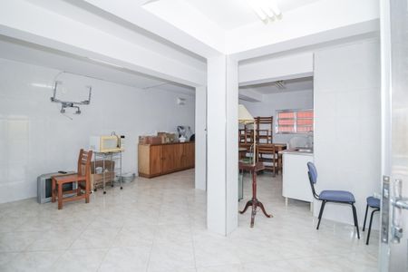 Casa à venda com 500m², 4 quartos e 4 vagas Casa à venda com 500m², 4 quartos e 4 vagasÁrea de Serviço