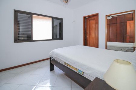 Casa à venda com 500m², 4 quartos e 4 vagas Casa à venda com 500m², 4 quartos e 4 vagasSuíte 2