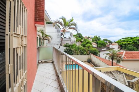 Casa à venda com 500m², 4 quartos e 4 vagas Casa à venda com 500m², 4 quartos e 4 vagasQuintal