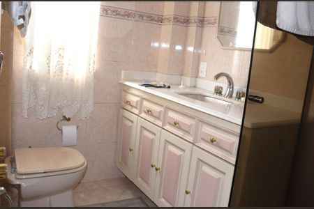 Apartamento à venda com 108m², 3 quartos e 2 vagasBanheiro da Suíte