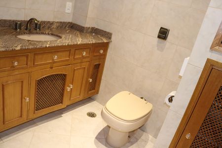 Apartamento à venda com 108m², 3 quartos e 2 vagasBanheiro Social