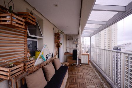 Apartamento para alugar com 135m², 2 quartos e 2 vagasQuarto 1 - Suite (Varanda) 