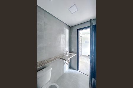 Banheiro de apartamento para alugar com 1 quarto, 32m² em Vila Carrão, São Paulo