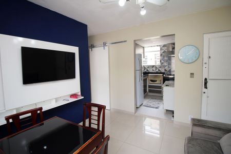 Sala de apartamento à venda com 2 quartos, 48m² em Olaria, Rio de Janeiro