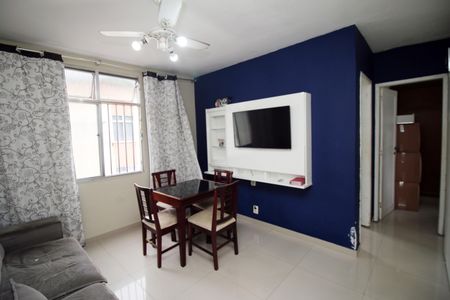 Sala de apartamento à venda com 2 quartos, 48m² em Olaria, Rio de Janeiro