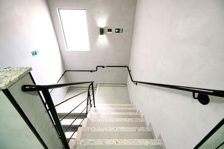 Apartamento à venda com 32m², 1 quarto e sem vagaEscada