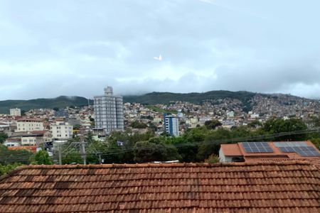 Vista de kitnet/studio para alugar com 1 quarto, 49m² em Santa Tereza, Belo Horizonte