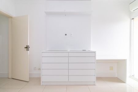 Casa para alugar com 180m², 3 quartos e 4 vagasSuíte