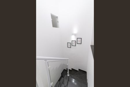 Casa para alugar com 180m², 3 quartos e 4 vagasEscada