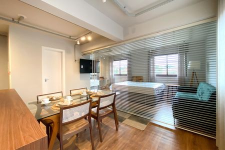 Sala de kitnet/studio para alugar com 1 quarto, 49m² em Santa Tereza, Belo Horizonte