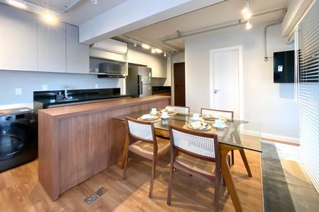 Sala de kitnet/studio para alugar com 1 quarto, 49m² em Santa Tereza, Belo Horizonte