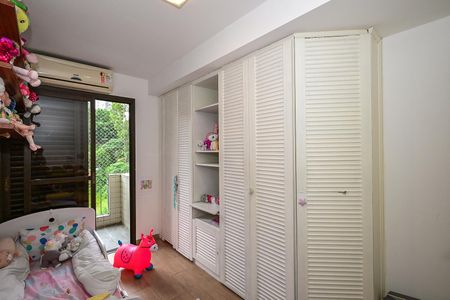 Apartamento à venda com 130m², 3 quartos e 3 vagasQuarto 2