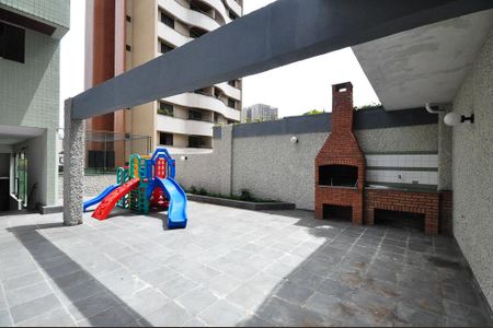 Apartamento à venda com 130m², 3 quartos e 3 vagasChurrasqueira