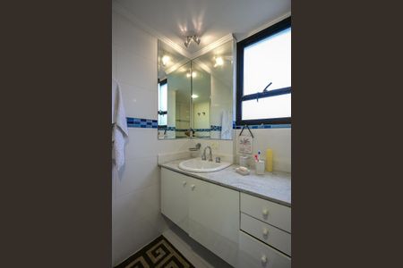 Apartamento à venda com 130m², 3 quartos e 3 vagasBanheiro Suíte 