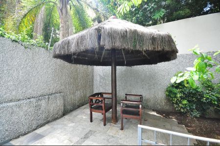 Apartamento à venda com 130m², 3 quartos e 3 vagasPiscina