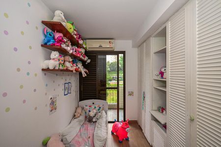 Apartamento à venda com 130m², 3 quartos e 3 vagasQuarto 2