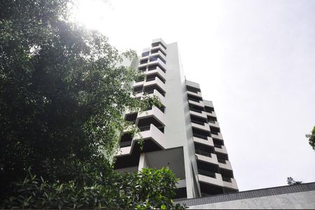 Apartamento à venda com 130m², 3 quartos e 3 vagasFachada