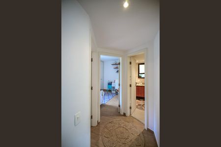 Corredor de apartamento à venda com 3 quartos, 130m² em Vila Suzana, São Paulo