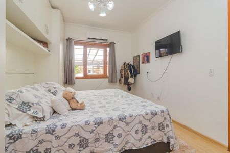 Casa à venda com 2 quartos, 120m² em Campo Novo, Porto Alegre