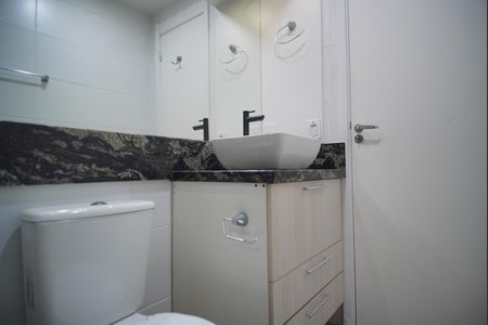 Banheiro da Suíte de apartamento para alugar com 2 quartos, 96m² em Sarandi, Porto Alegre