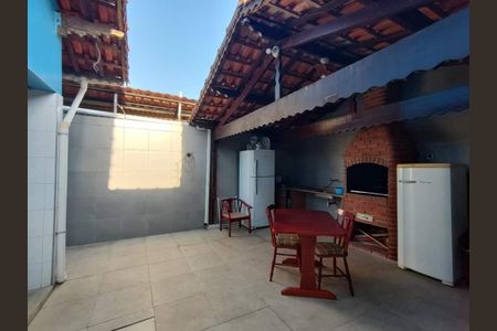 Casa para alugar com 2 quartos, 165m² em Vila Caiçara, Praia Grande