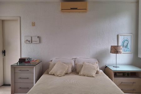 Casa de condomínio à venda com 250m², 4 quartos e 3 vagasSuíte 2