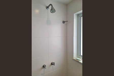 Casa de condomínio à venda com 250m², 4 quartos e 3 vagasBanheiro da Suíte 1