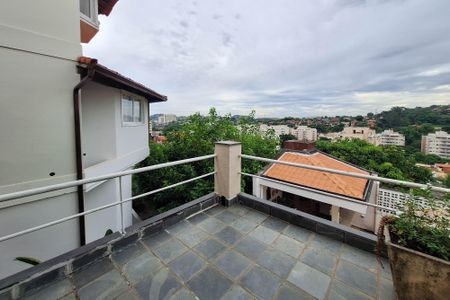 Casa de condomínio à venda com 250m², 4 quartos e 3 vagasVaranda do Quarto 2