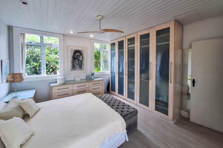 Casa de condomínio à venda com 250m², 4 quartos e 3 vagasSuíte 2