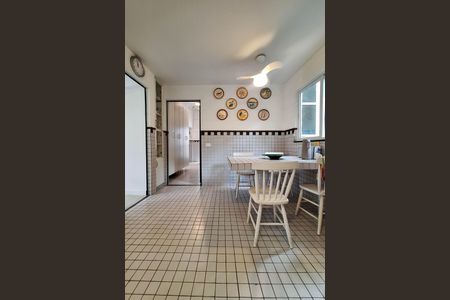 Casa de condomínio à venda com 250m², 4 quartos e 3 vagasCozinha