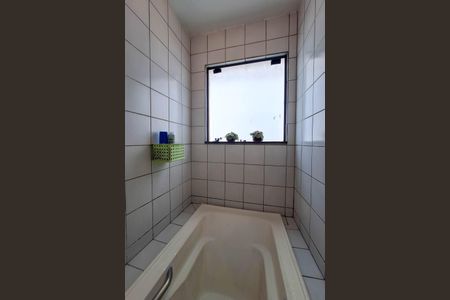 Casa de condomínio à venda com 250m², 4 quartos e 3 vagasBanheiro da Suíte 2