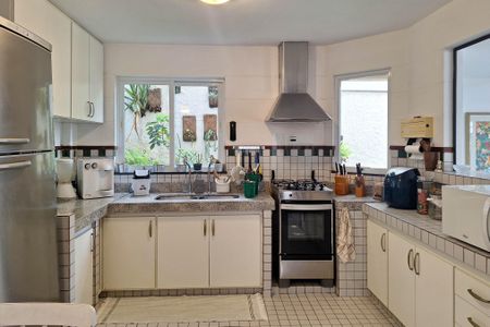 Casa de condomínio à venda com 250m², 4 quartos e 3 vagasCozinha