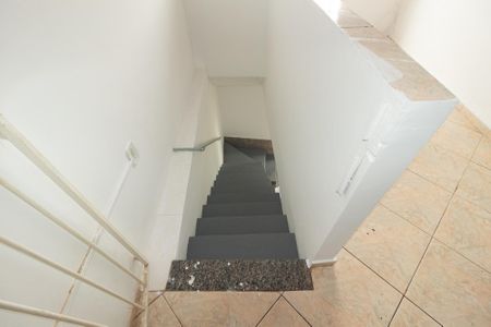 Casa para alugar com 70m², 1 quarto e sem vagaEscada