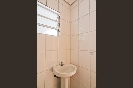 Casa para alugar com 49m², 2 quartos e sem vaga Casa para alugar com 49m², 2 quartos e sem vagaBanheiro