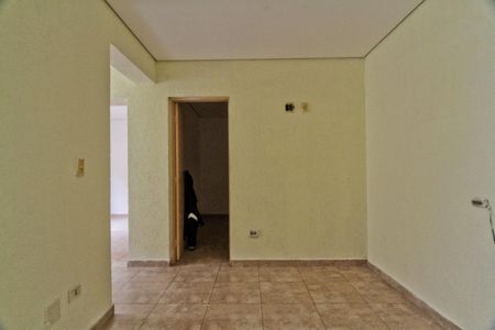 Sala de casa para alugar com 2 quartos, 70m² em Vila Romero, São Paulo