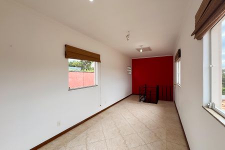 Casa para alugar com 296m², 4 quartos e 6 vagasSuíte de hóspedes