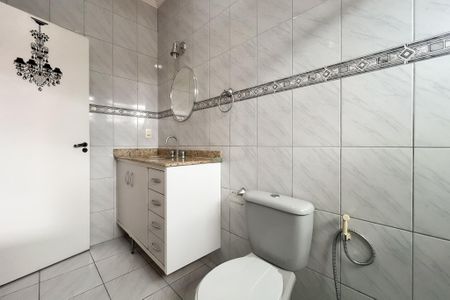 Casa para alugar com 296m², 4 quartos e 6 vagasBanheiro da Suíte 1