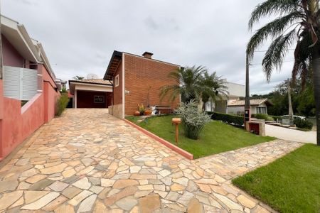 Casa para alugar com 296m², 4 quartos e 6 vagasFachada