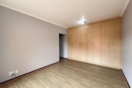 Casa para alugar com 296m², 4 quartos e 6 vagasSuíte 3